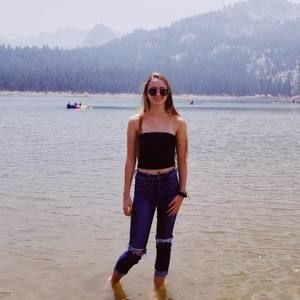 Meet your Posher, Deena